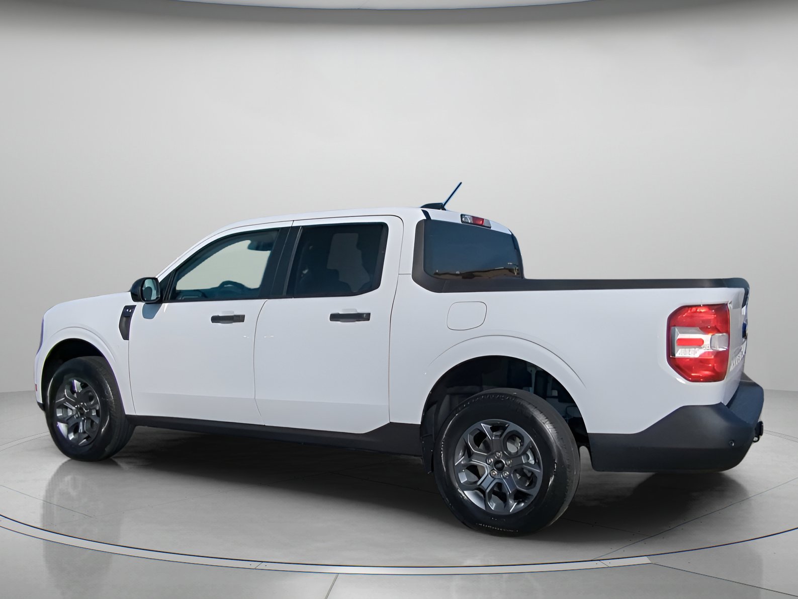 New 2026 Ford Maverick XLT w/ XLT Luxury Package FWD image 15