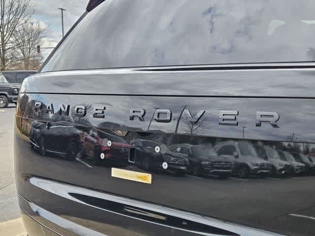 Used 2025 Land Rover Range Rover SE AWD/4WD image 11