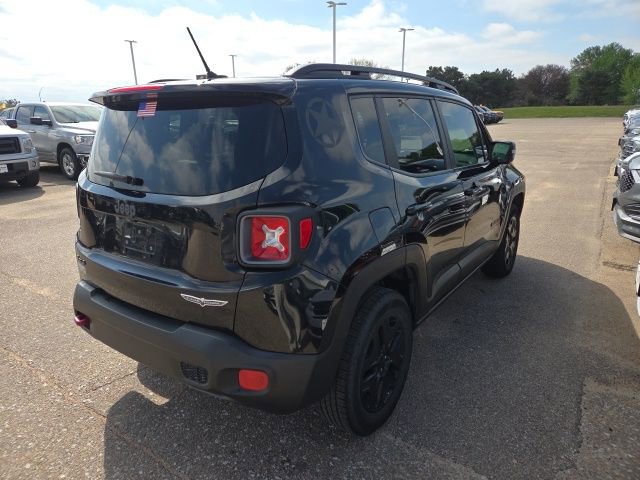 Used 2017 Jeep Renegade Trailhawk AWD/4WD image 5