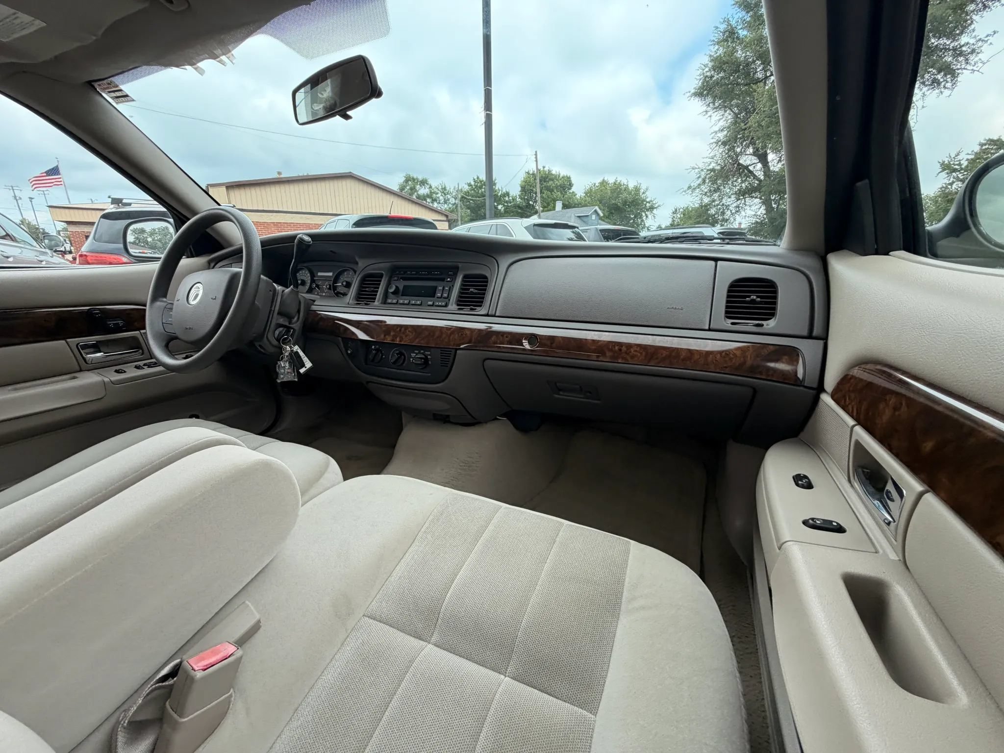 Used 2008 Mercury Grand Marquis GS RWD image 30