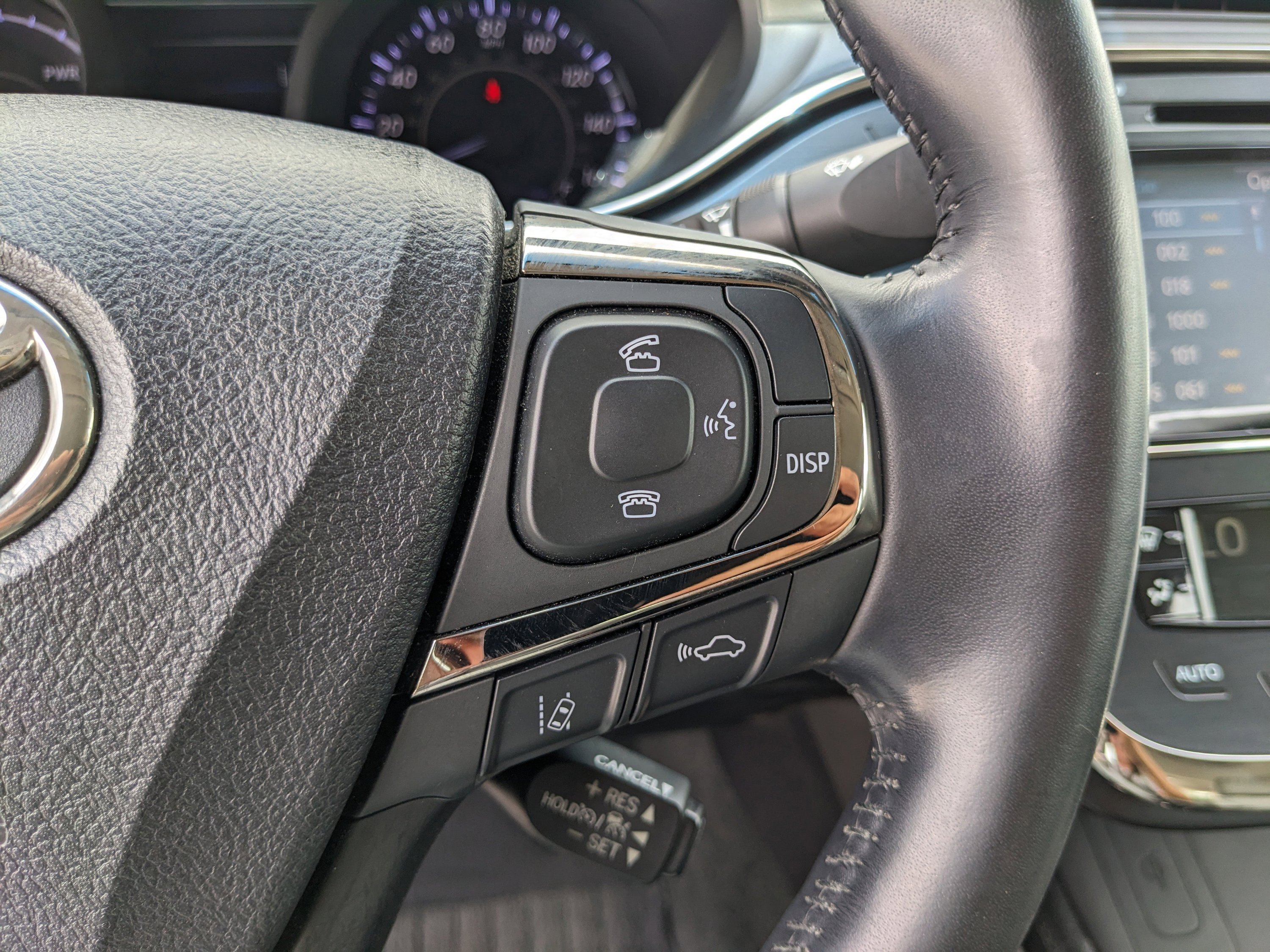 Used 2018 Toyota Avalon Limited FWD image 34