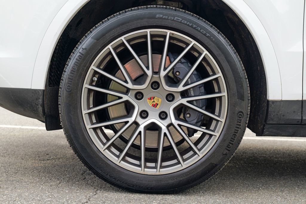 Used 2023 Porsche Cayenne Platinum Edition AWD/4WD image 16