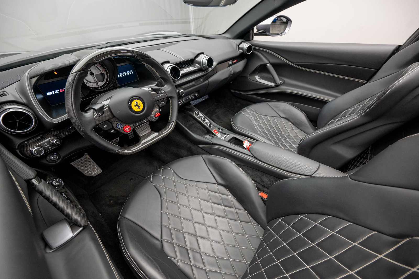Used 2022 Ferrari 812 GTS RWD image 18