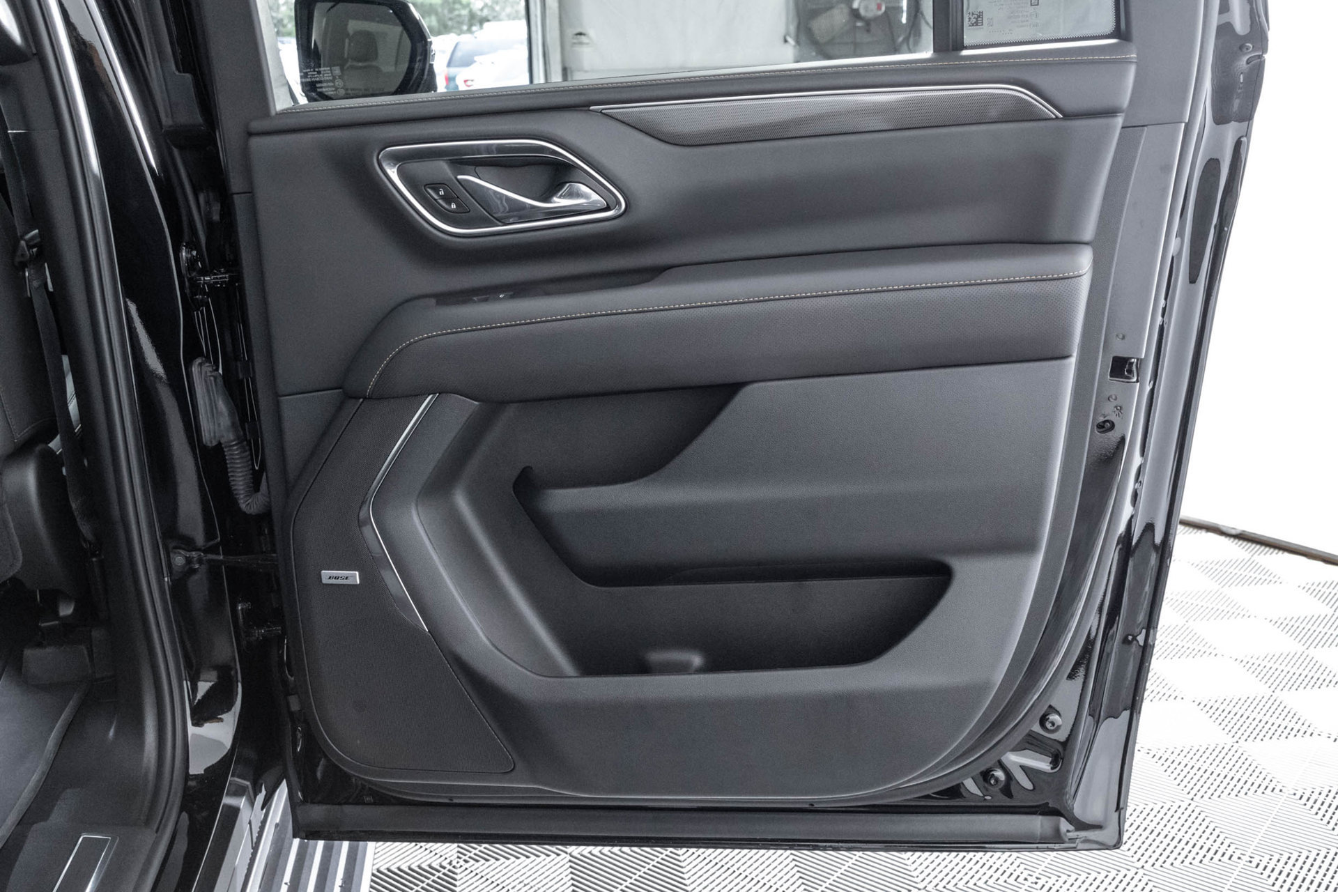 Used 2024 GMC Yukon XL AT4 w/ AT4 Premium Package AWD/4WD image 45