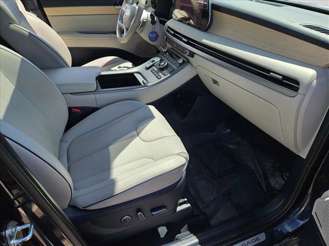 Used 2024 Hyundai Palisade Limited FWD image 21