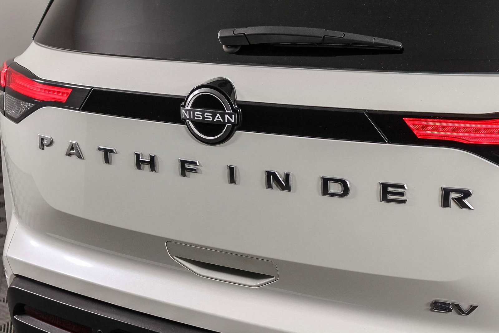 Used 2022 Nissan Pathfinder SV image 10