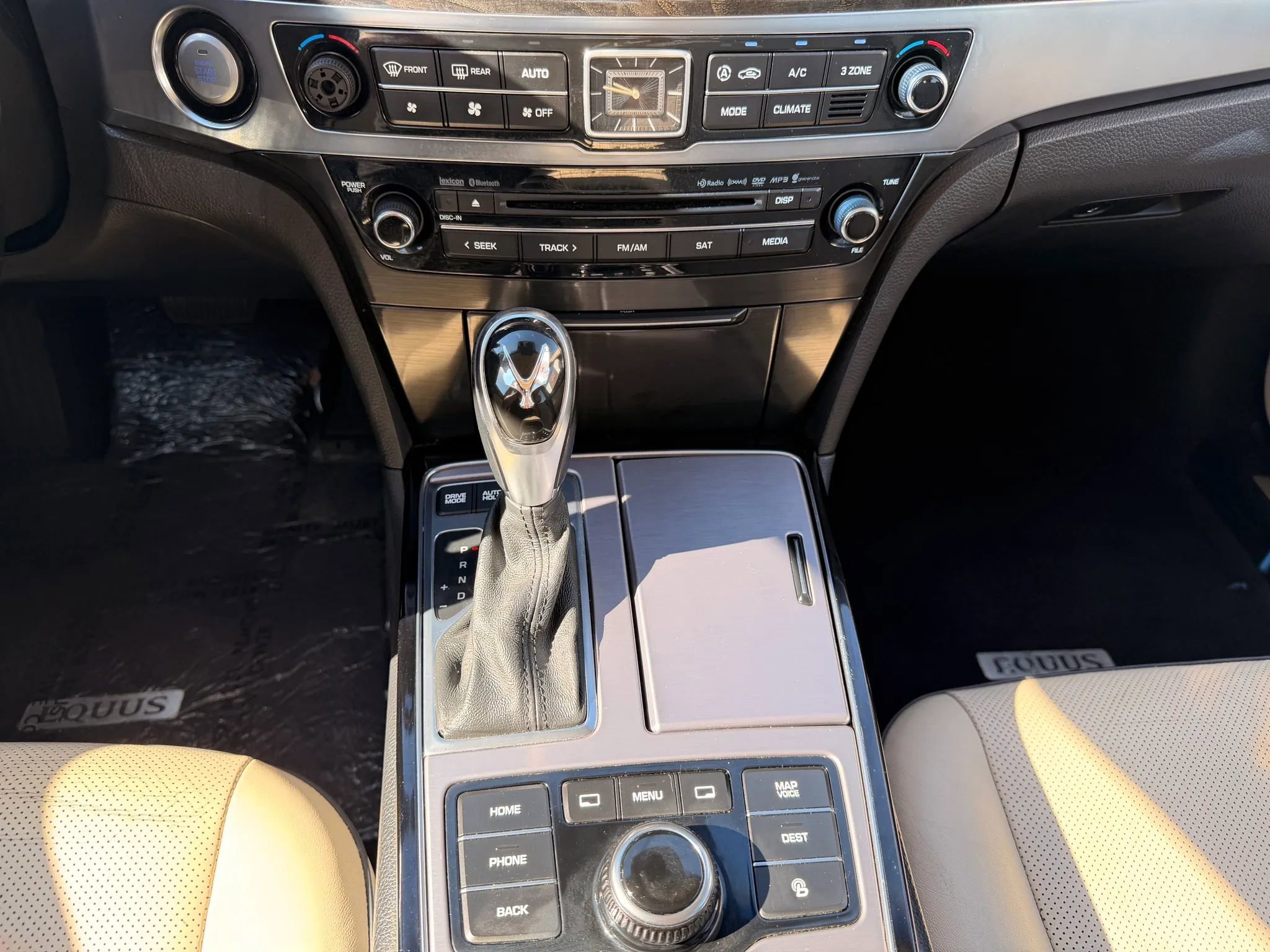 Used 2014 Hyundai Equus Signature image 22