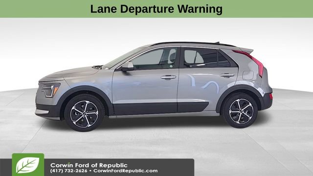Used 2024 Kia Niro LX image 4
