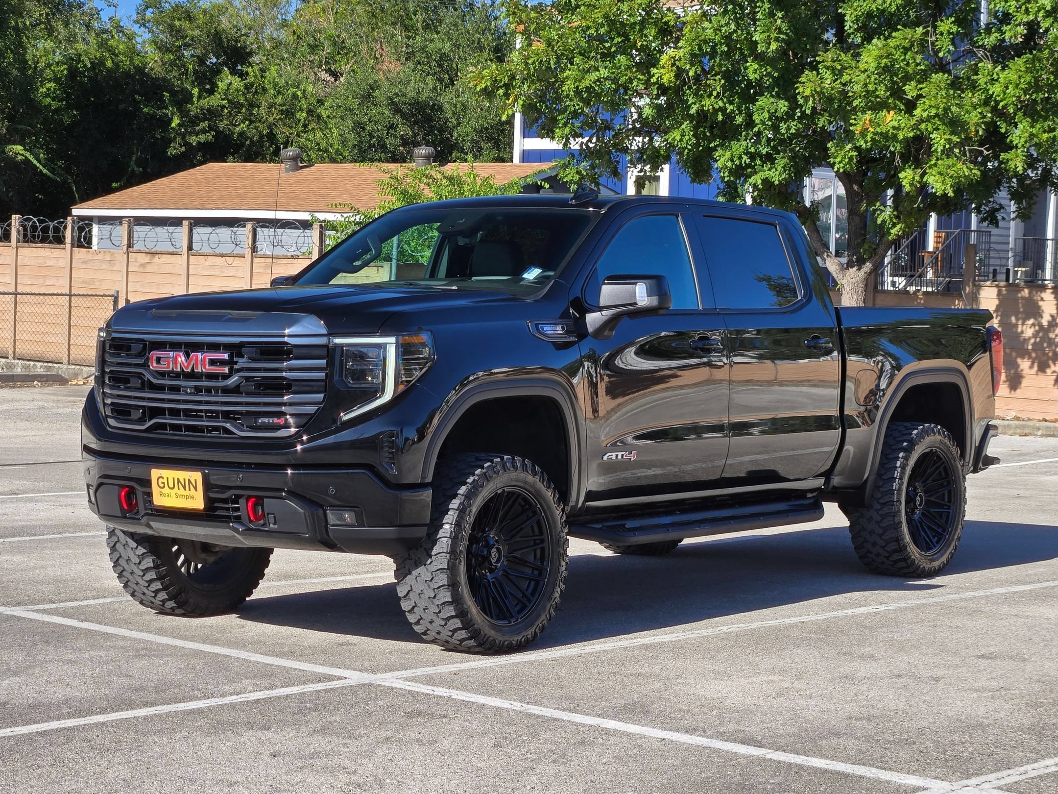Used 2024 GMC Sierra 1500 AT4 w/ Technology Package AWD/4WD image 7