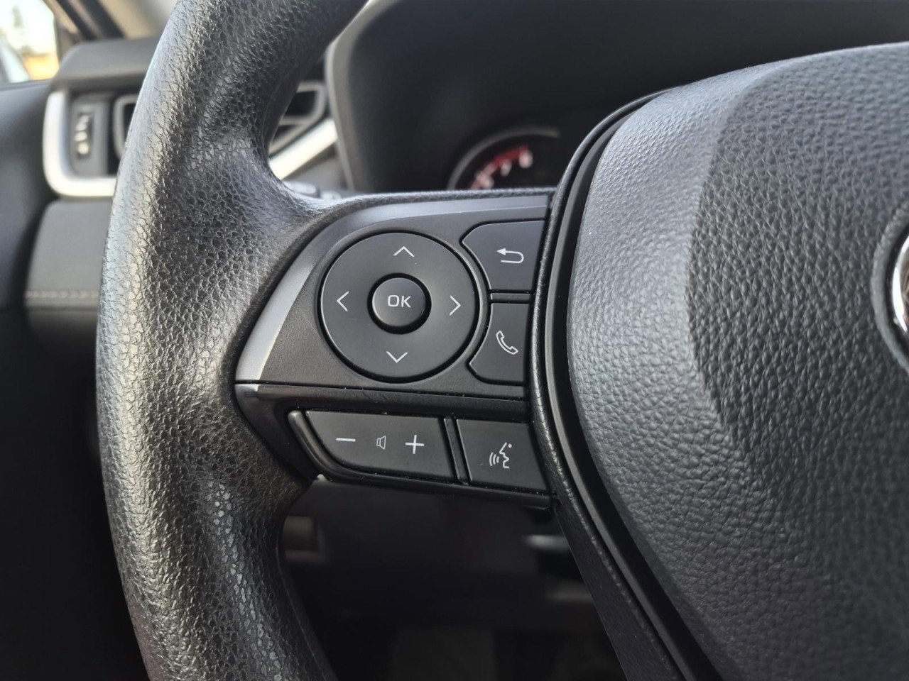 Used 2024 Toyota RAV4 XLE image 17