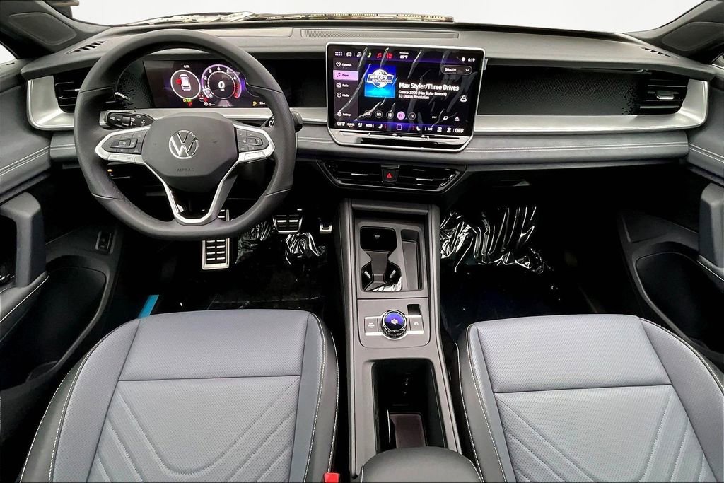 New 2026 Volkswagen Tiguan SE R-Line image 7