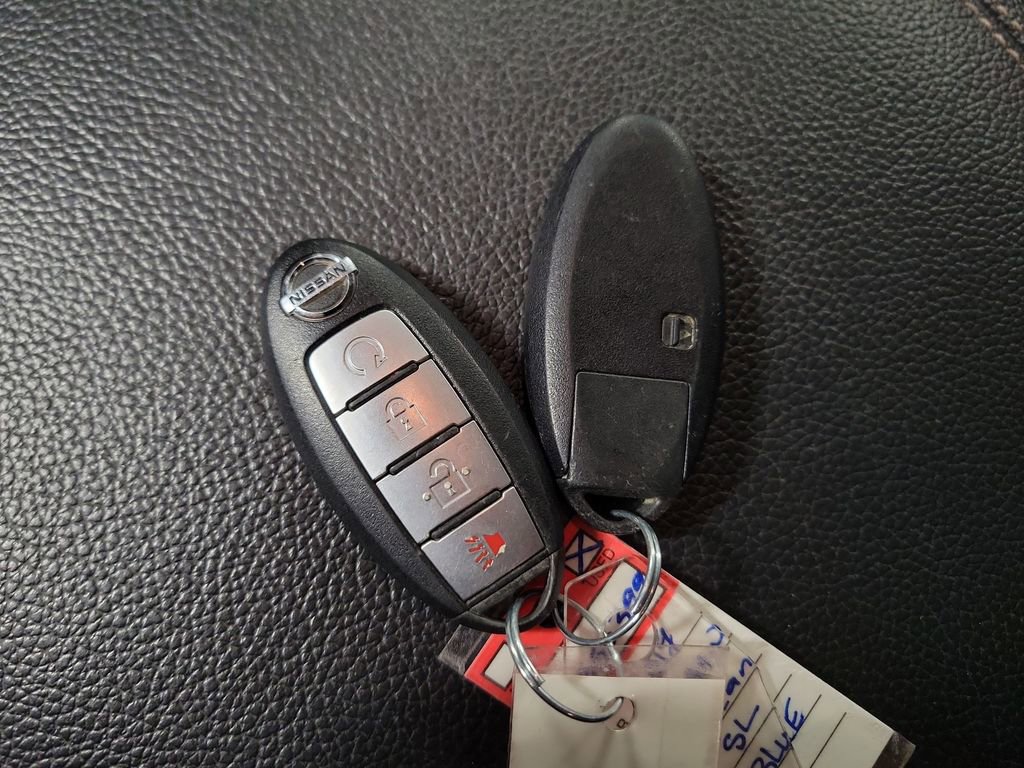 Used 2017 Nissan Titan SL image 21