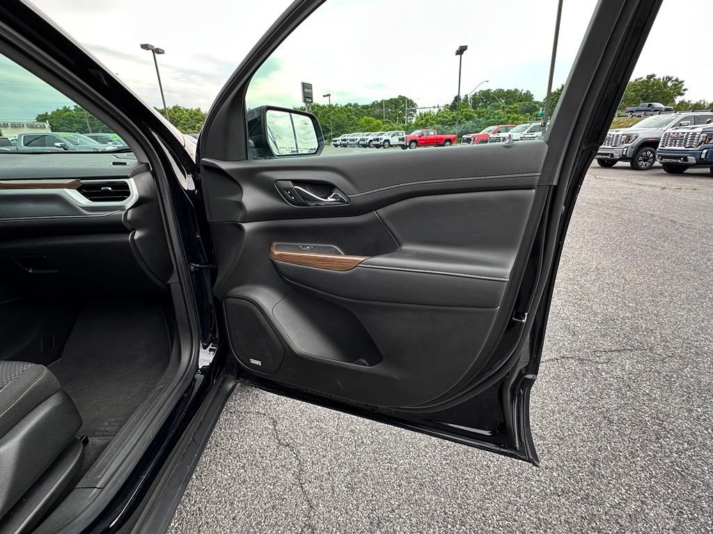 Used 2023 GMC Acadia SLE w/ Driver Convenience Package AWD/4WD image 15