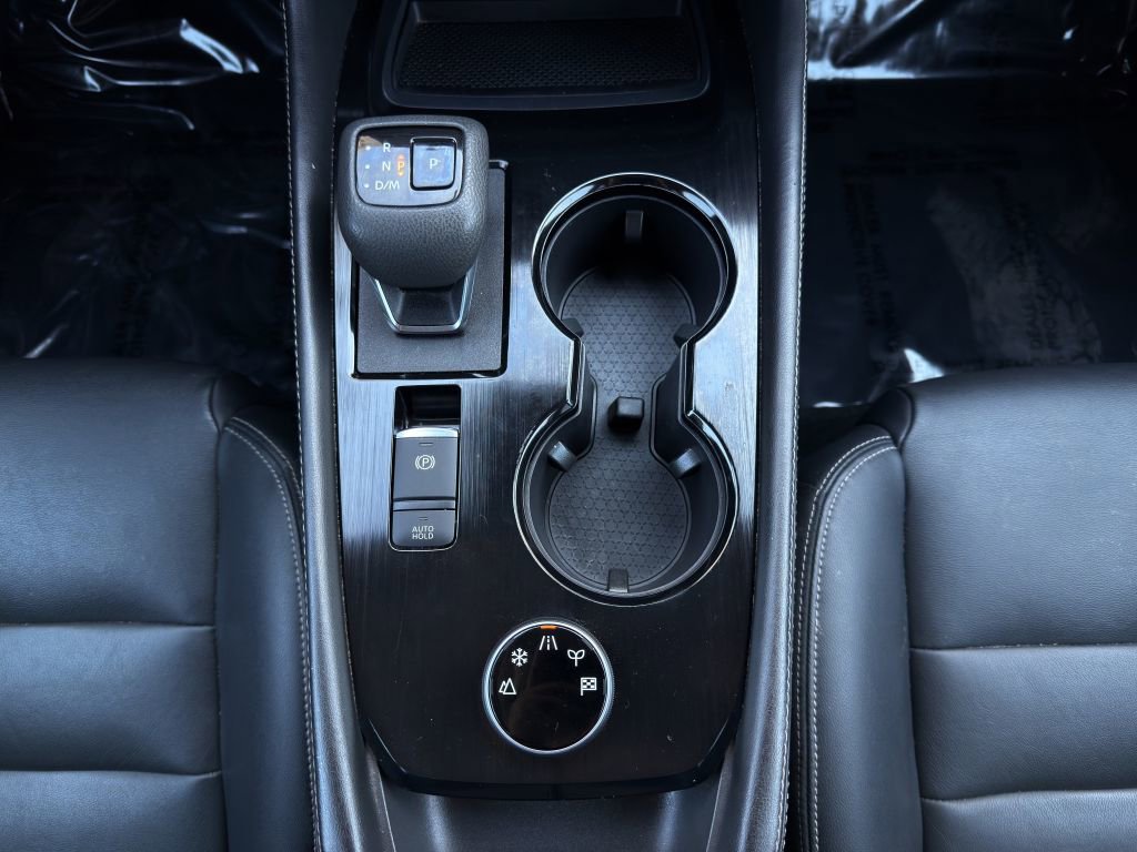 Used 2023 Nissan Rogue SL w/ SL Premium Package image 18