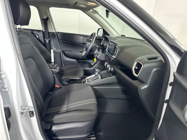 Certified 2023 Hyundai Venue SEL image 28
