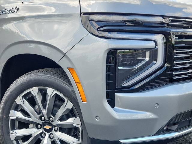 New 2026 Chevrolet Suburban High Country AWD/4WD image 9