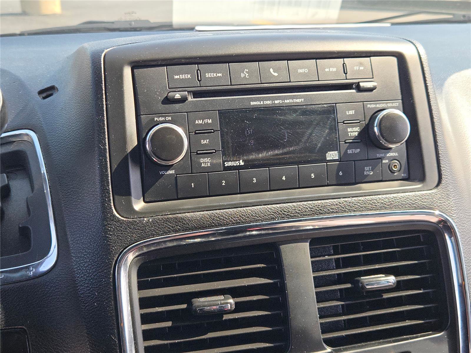 Used 2016 Dodge Grand Caravan SE image 20