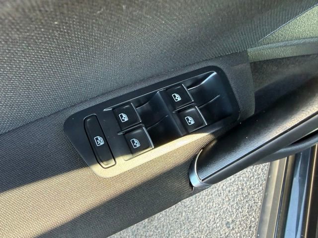 Used 2017 Volkswagen GTI Sport image 13