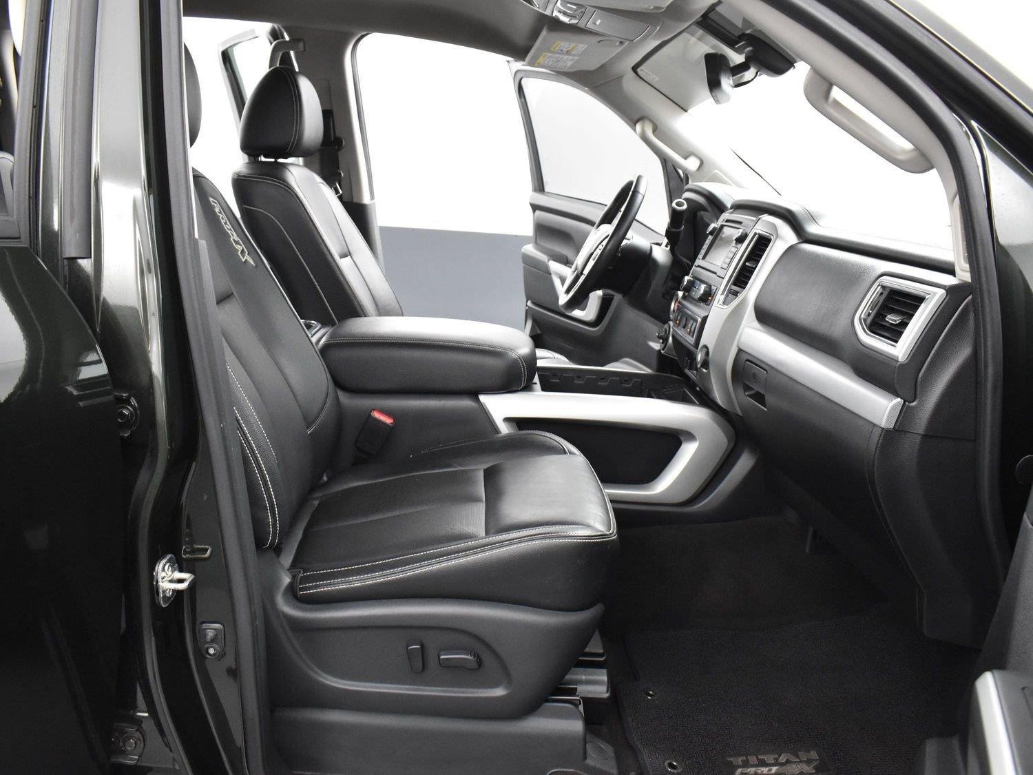 Used 2019 Nissan Titan PRO-4X w/ Pro-4x Convenience Package AWD/4WD image 30