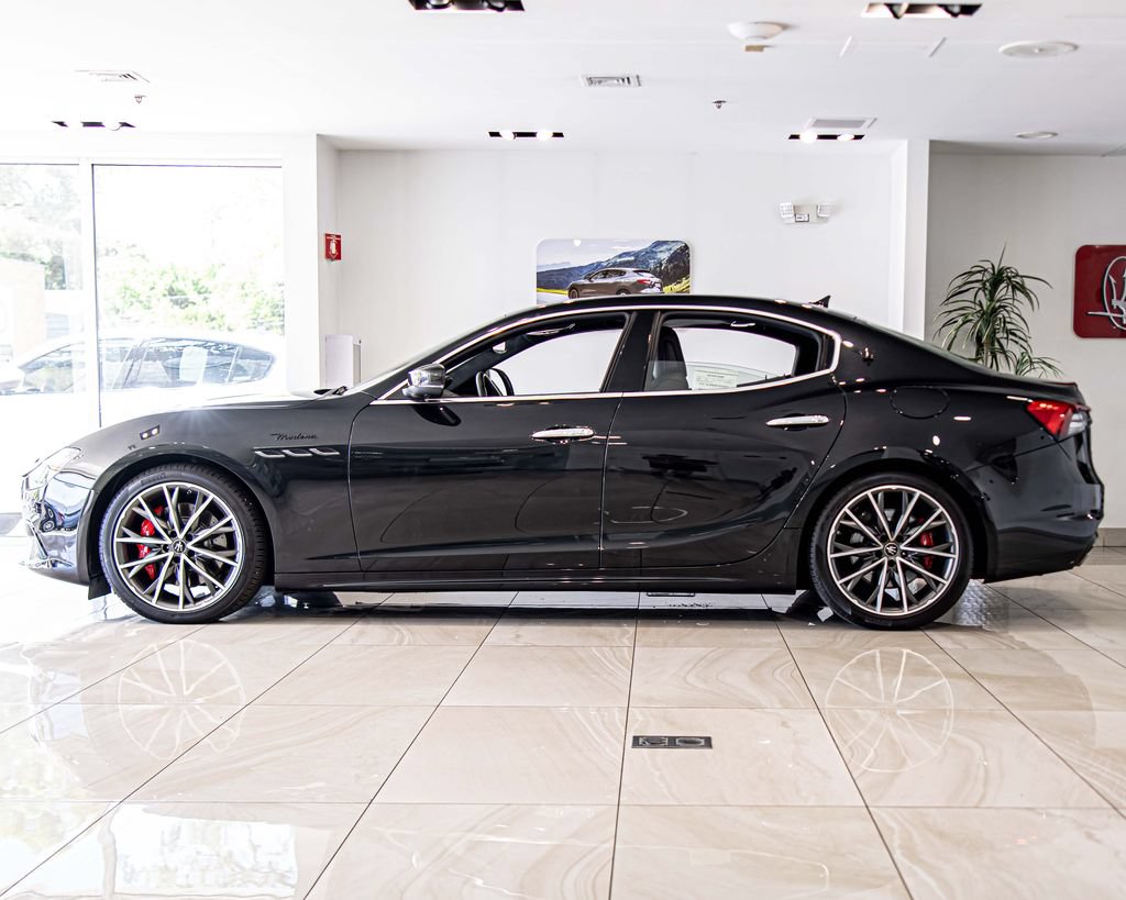 Used 2023 Maserati Ghibli Modena Q4 AWD/4WD image 6