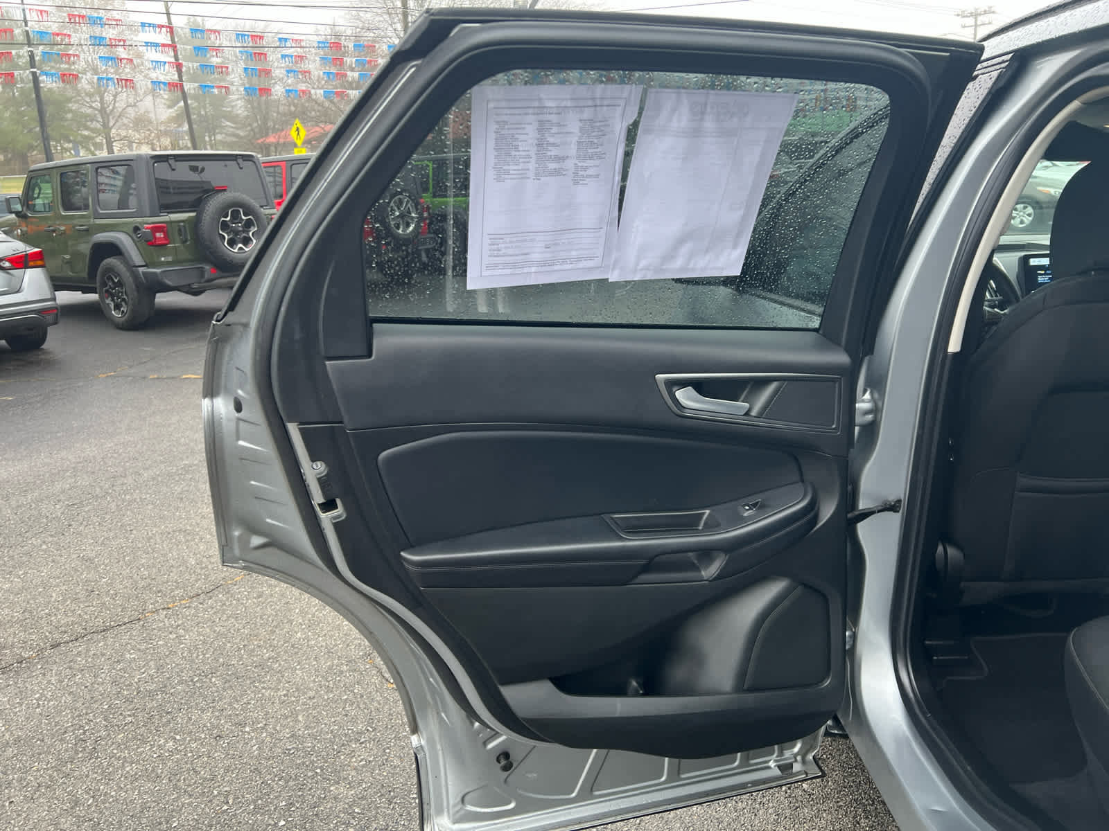 Used 2022 Ford Edge SE image 15