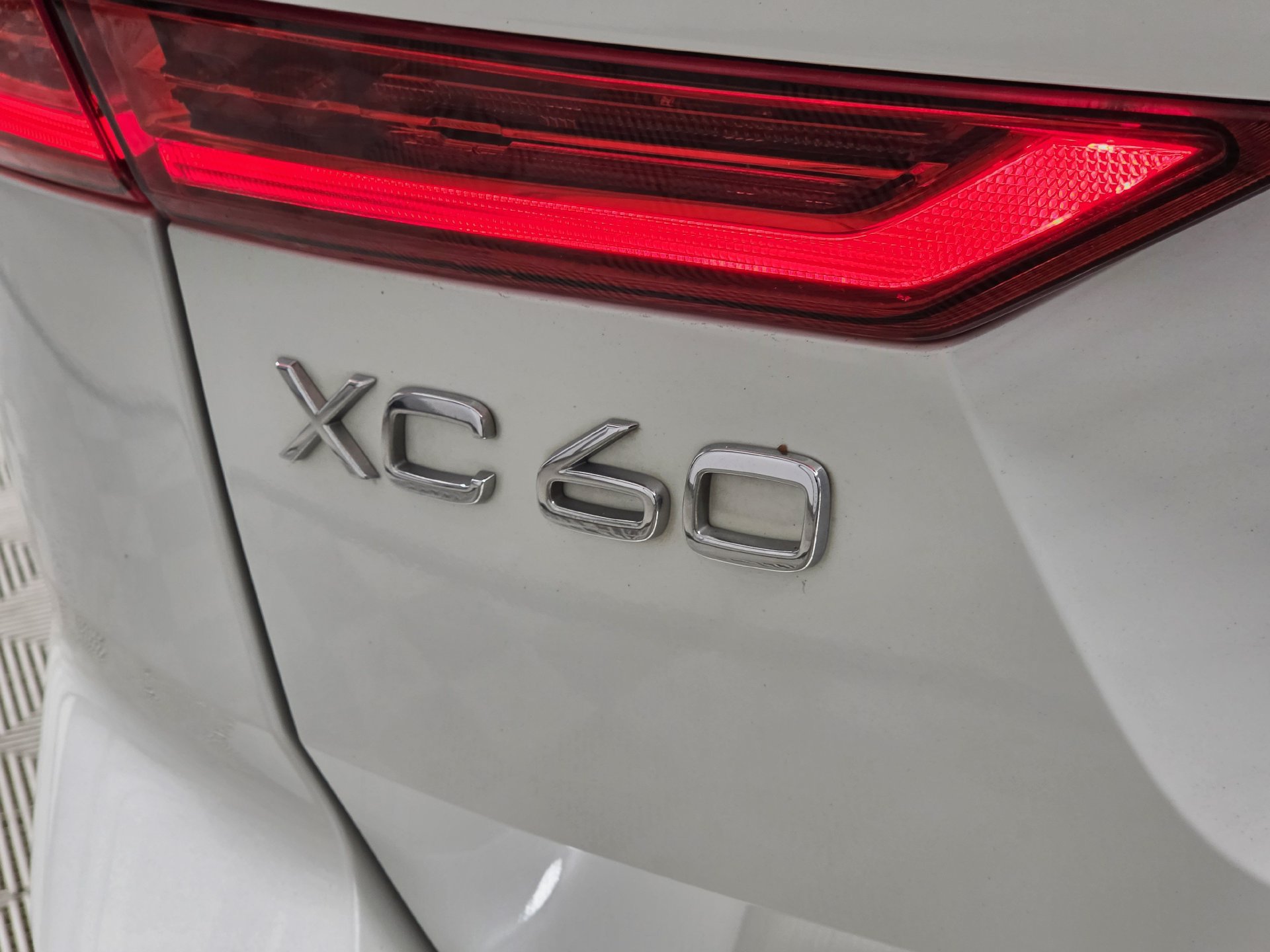 Used 2018 Volvo XC60 T6 Inscription w/ Convenience Package AWD/4WD image 48