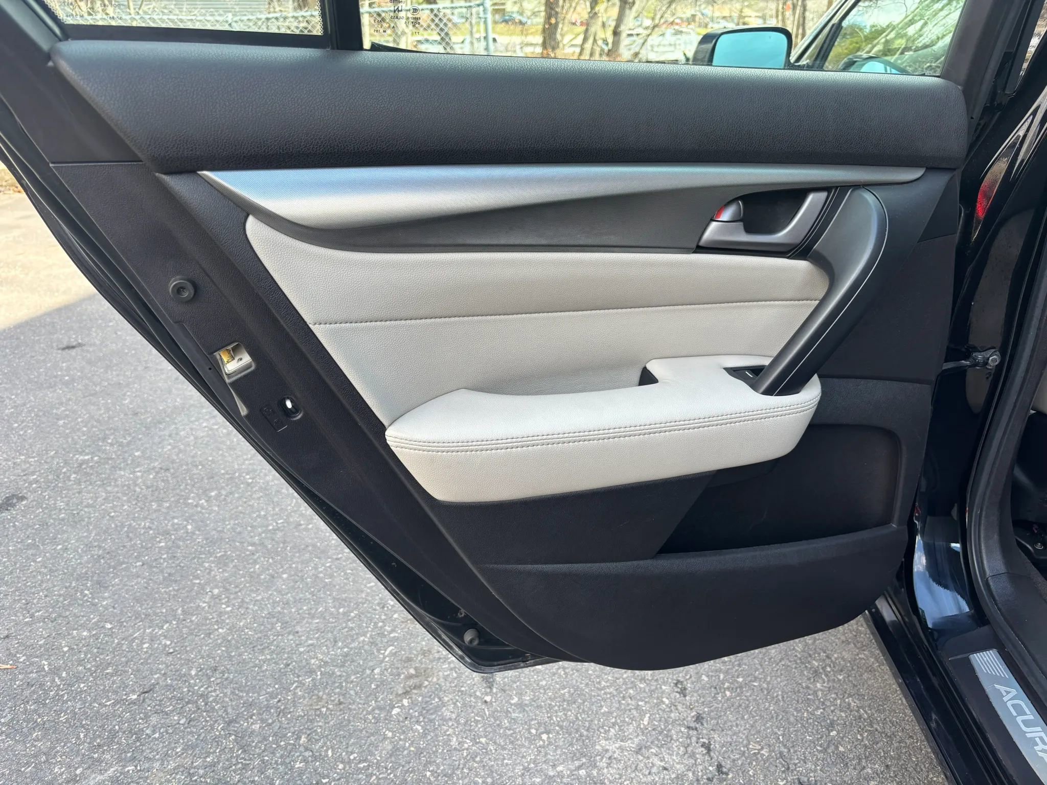 Used 2009 Acura TL SH-AWD image 18