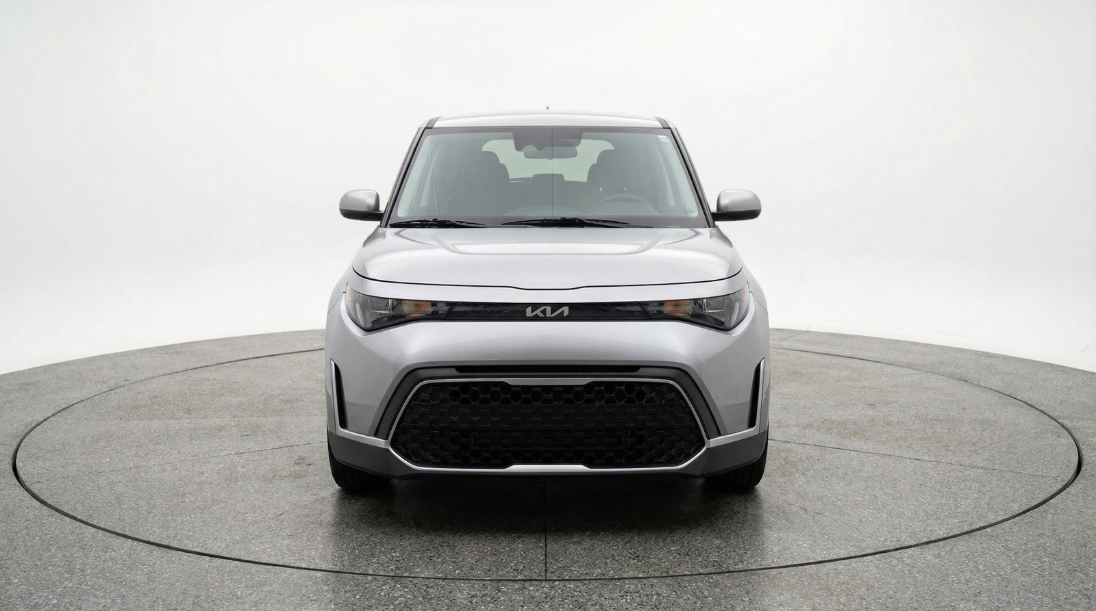 Used 2025 Kia Soul LX w/ LX Technology Package FWD image 2