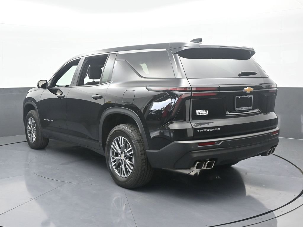 Used 2024 Chevrolet Traverse LS image 4