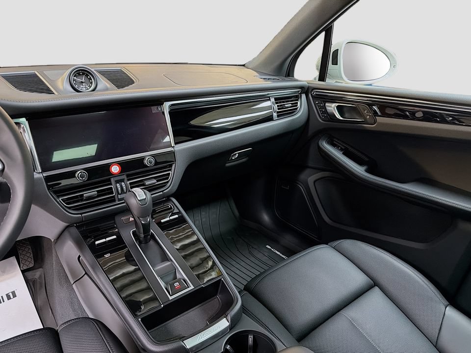 New 2026 Porsche Macan AWD/4WD image 26