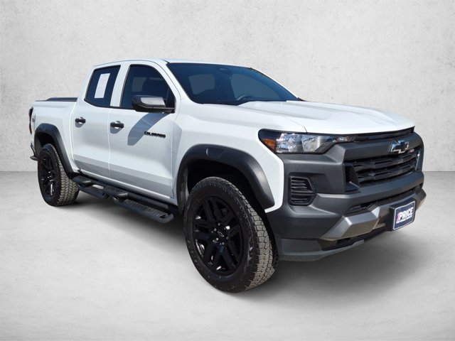 Used 2025 Chevrolet Colorado Trail Boss AWD/4WD image 3