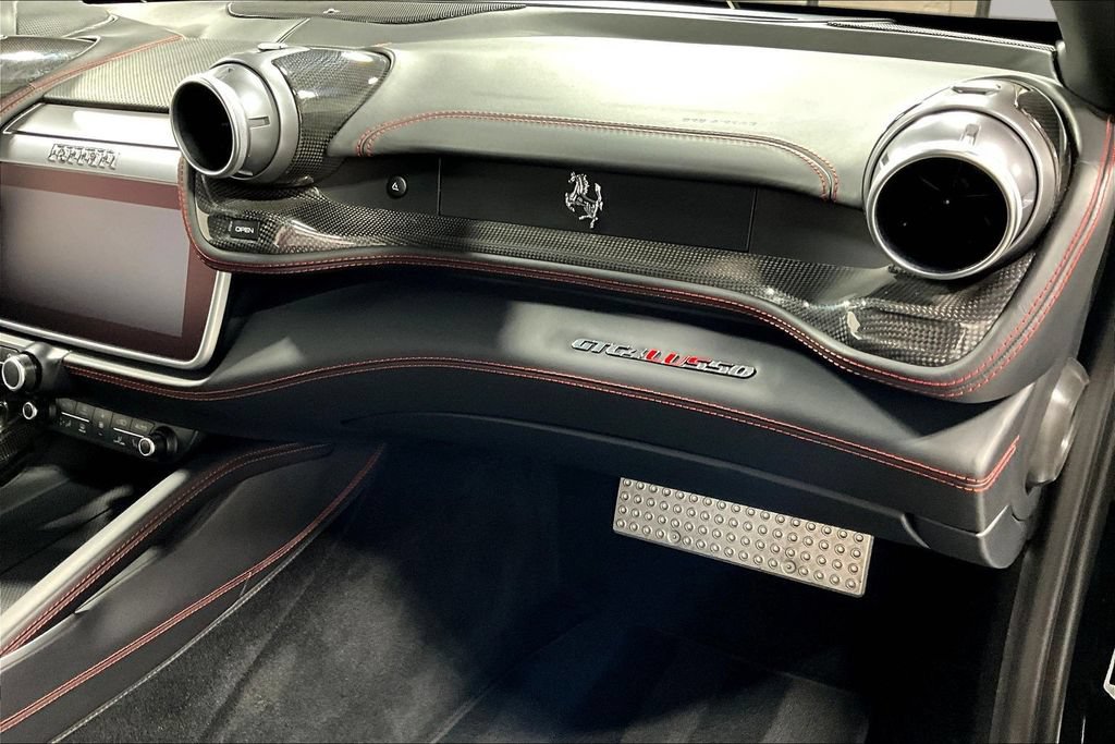 Used 2018 Ferrari GTC4Lusso AWD/4WD image 24