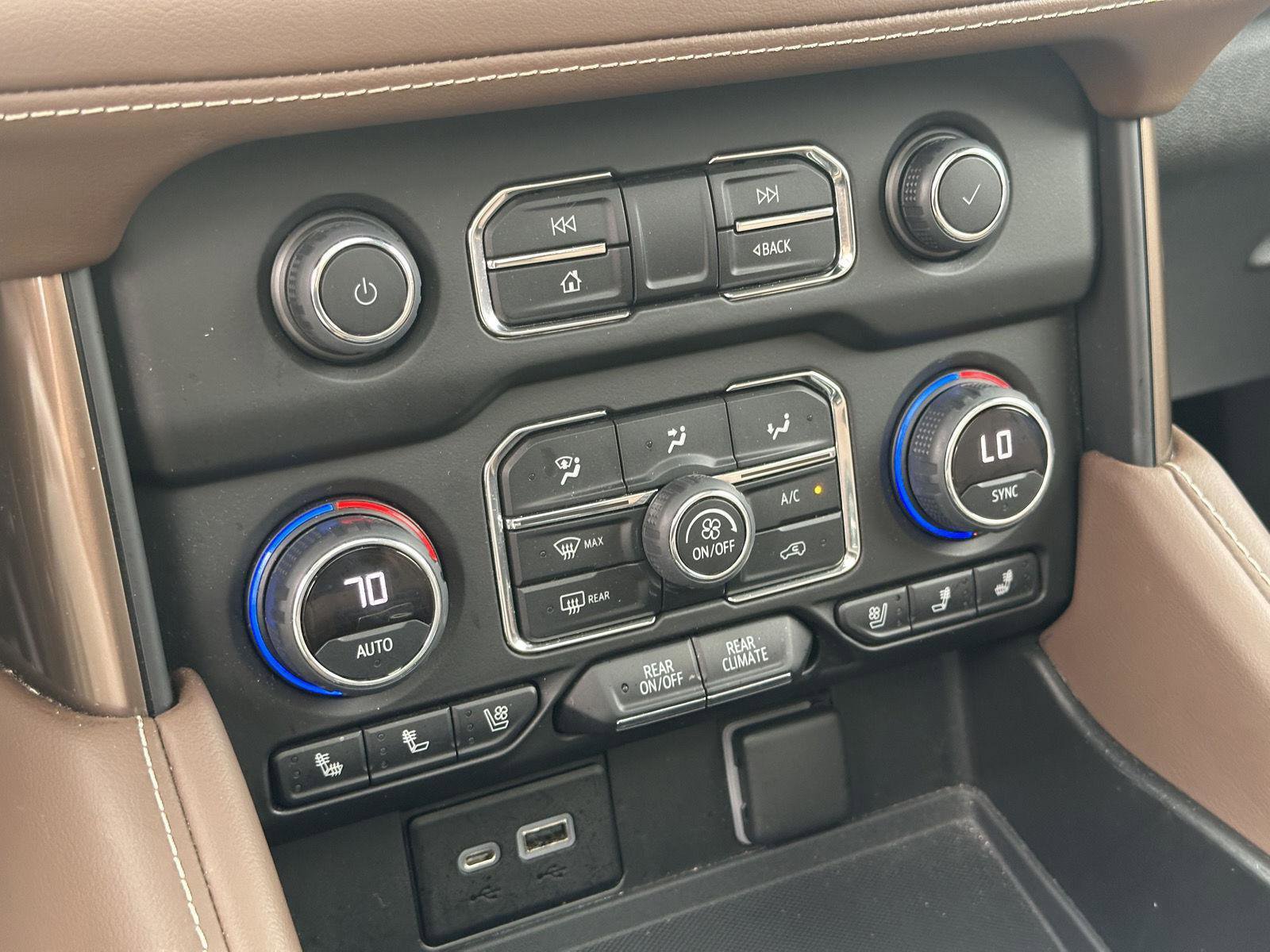 Used 2022 Chevrolet Suburban High Country image 23