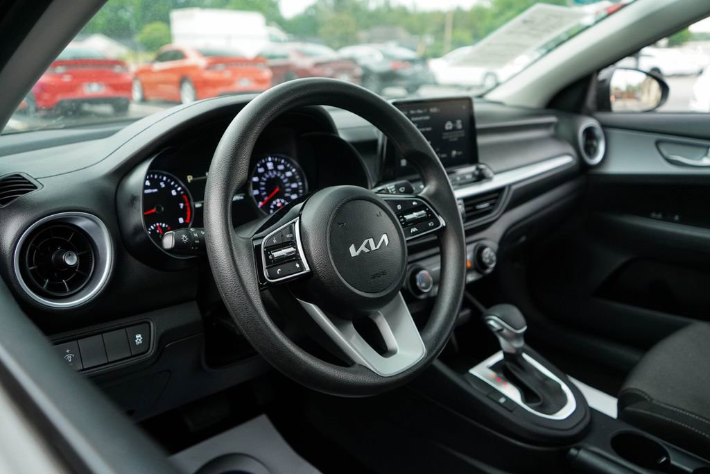 Used 2024 Kia Forte LX FWD image 5