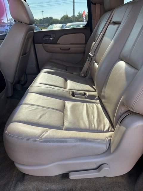 Used 2014 Chevrolet Suburban LT RWD image 9
