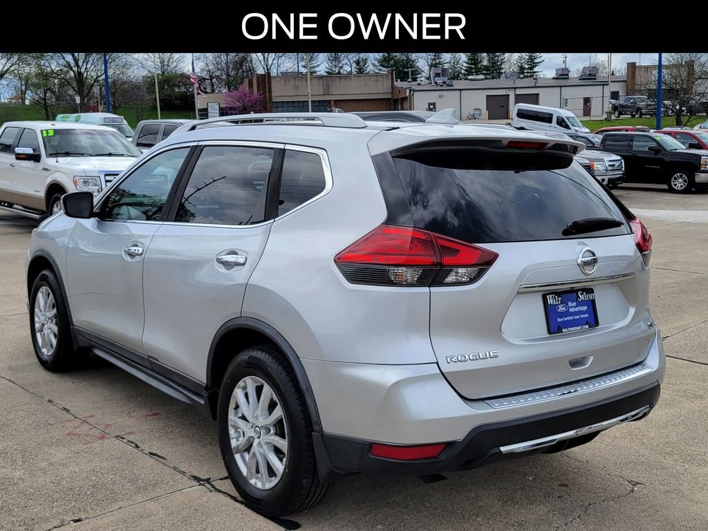 Used 2017 Nissan Rogue SV image 4