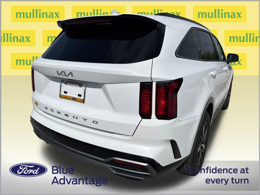 Used 2022 Kia Sorento S image 4