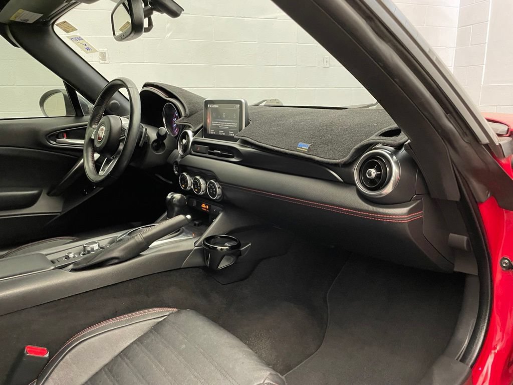 Used 2018 FIAT 124 Spider Abarth w/ Convenience Group RWD image 22
