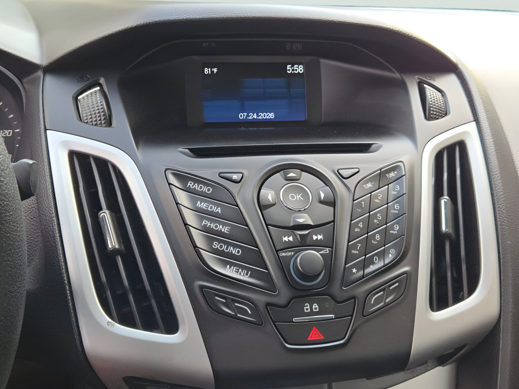 Used 2014 Ford Focus SE FWD image 22