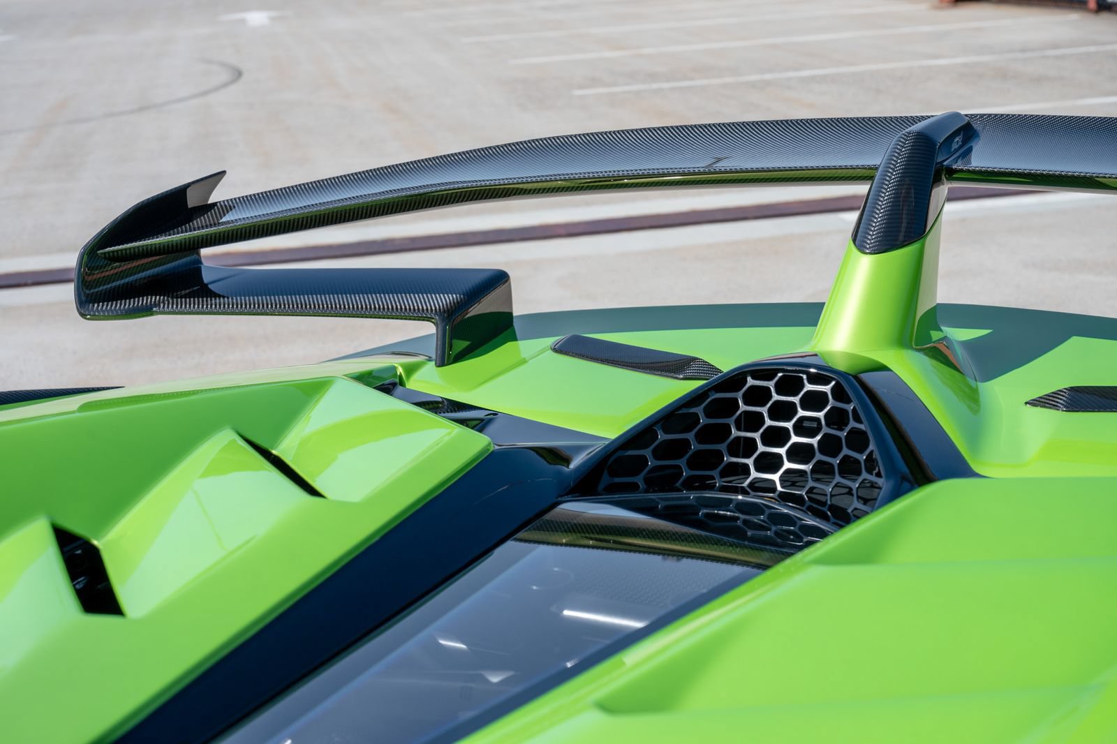 Used 2021 Lamborghini Aventador SVJ AWD/4WD image 18
