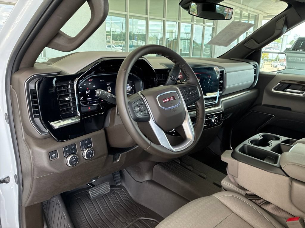 Used 2025 GMC Sierra 1500 SLE w/ X31 Off-Road Package AWD/4WD image 19