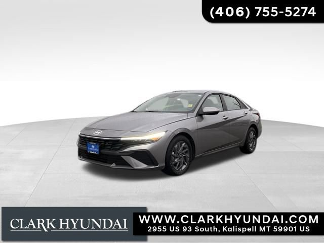 Used 2024 Hyundai Elantra SEL image 1