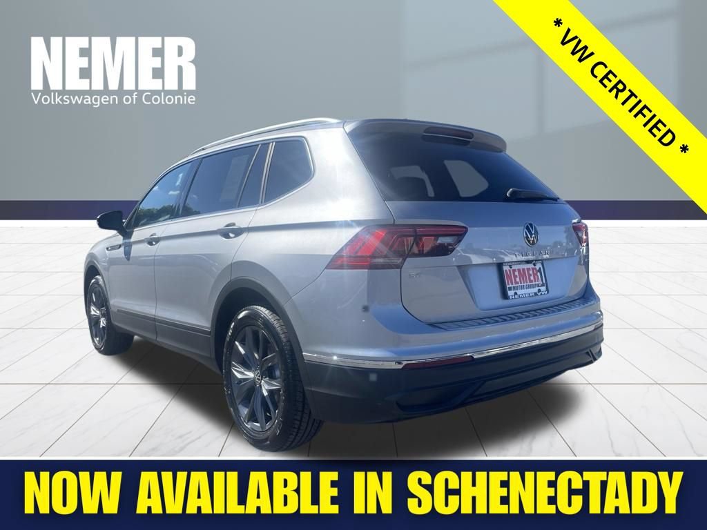 Certified 2023 Volkswagen Tiguan SE w/ Panoramic Sunroof Package AWD/4WD image 3