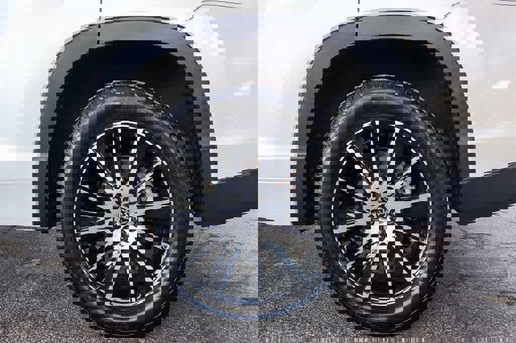 Used 2017 Toyota Highlander SE image 10