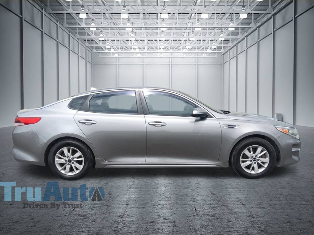 Used 2018 Kia Optima LX FWD image 9