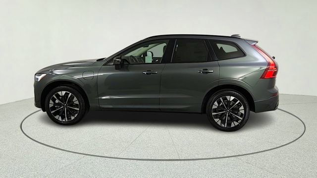 New 2026 Volvo XC60 T8 Plus w/ Climate Package AWD/4WD image 4