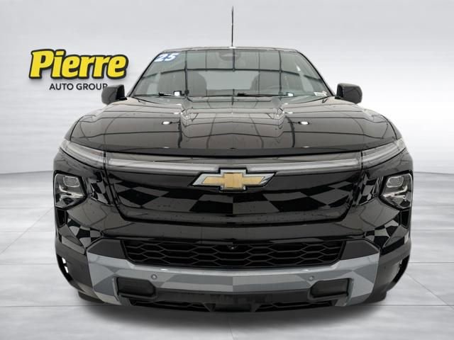 Used 2025 Chevrolet Silverado EV LT AWD/4WD image 9