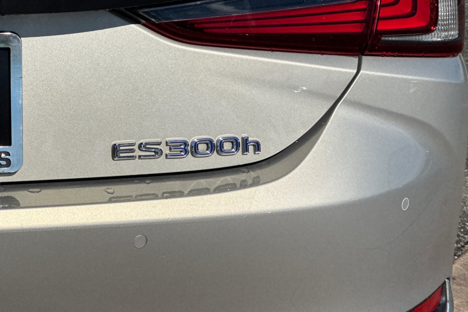 Used 2019 Lexus ES 300h w/ Accessory Package 2 FWD image 29
