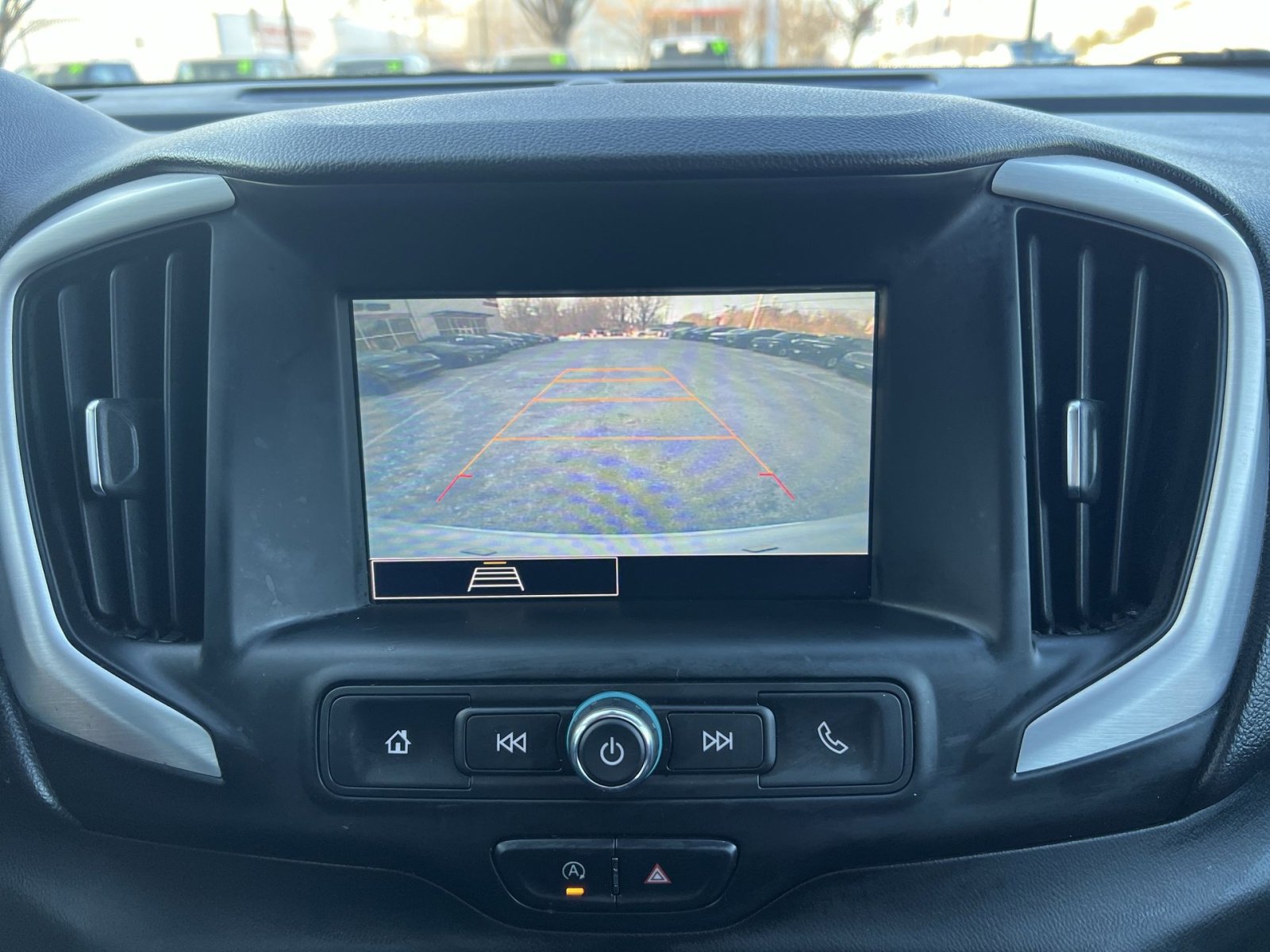 Used 2022 GMC Terrain SLE w/ Driver Convenience Package image 19