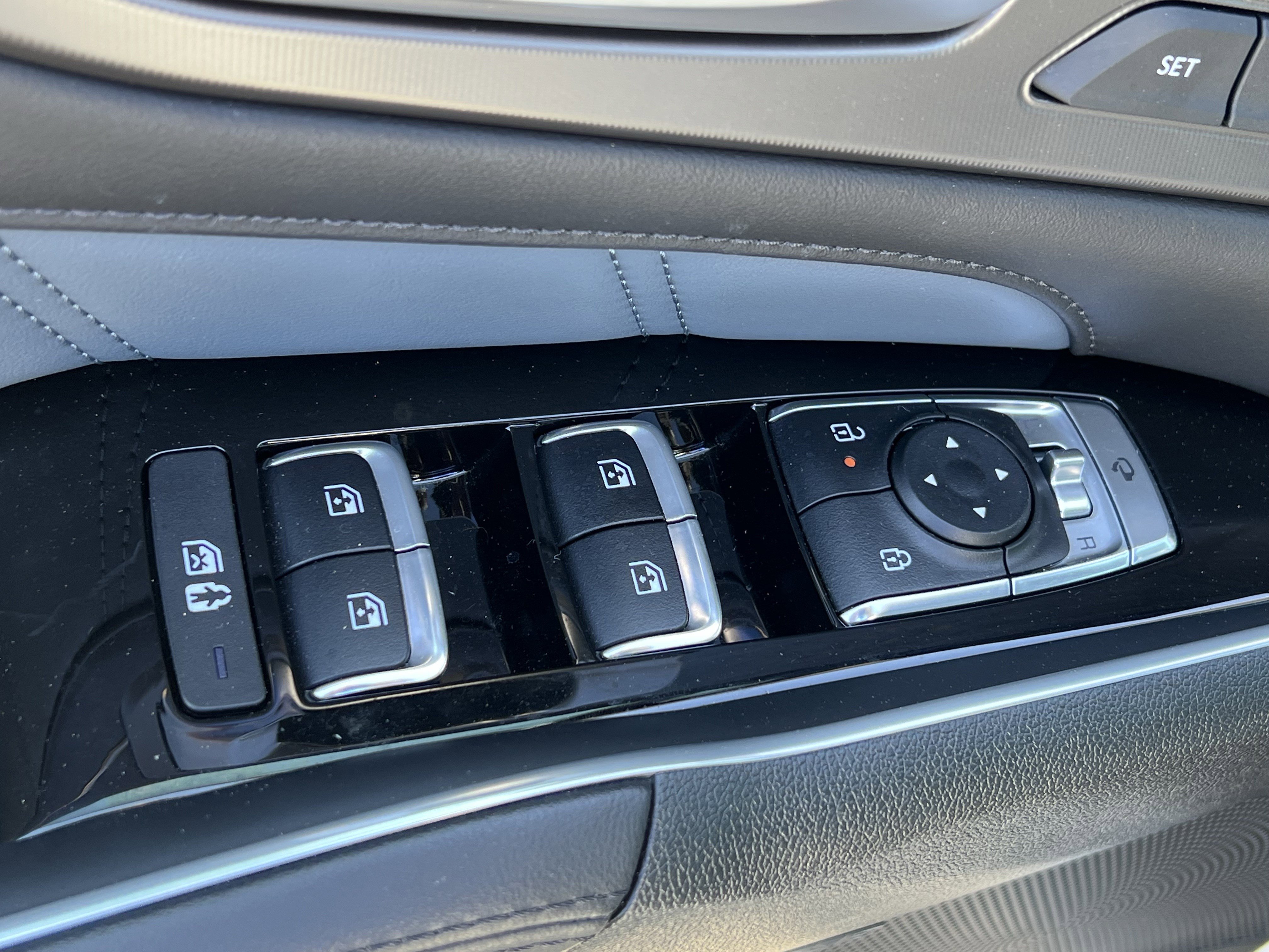 Used 2025 Kia Sorento SX Prestige AWD/4WD image 15